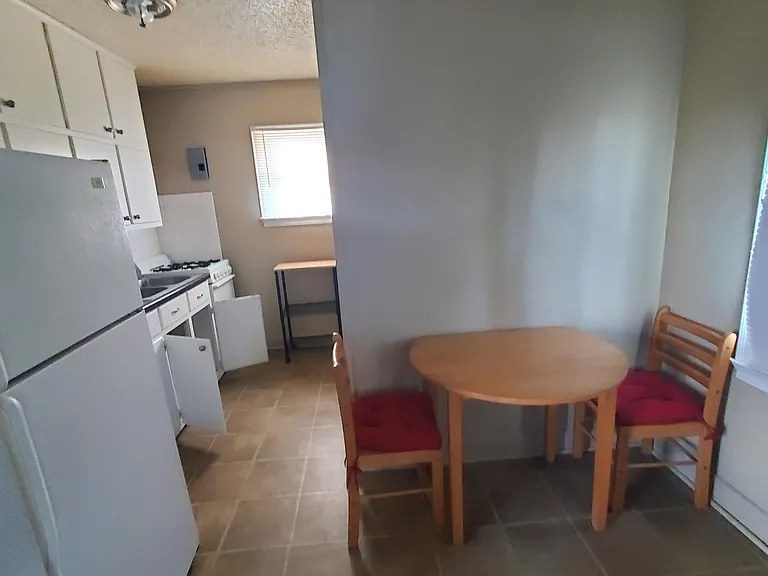 501 Dolomita St — Photo 3