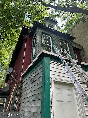 Building Photo 4