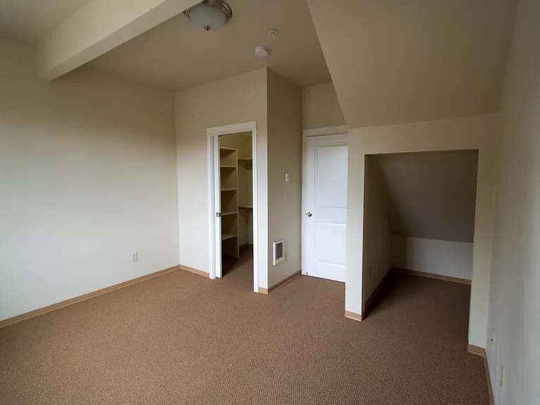 648 E 17th Ave #1-20 — Photo 9
