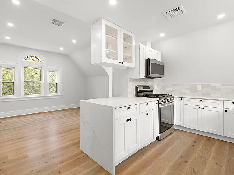 140 Shippen St #3 — Photo 5