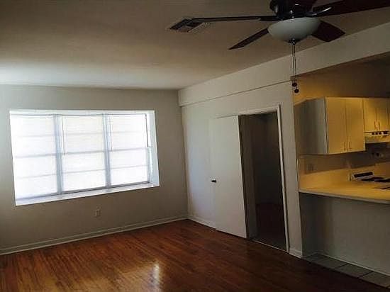3rd image of 6881 Bay Dr APT 22
