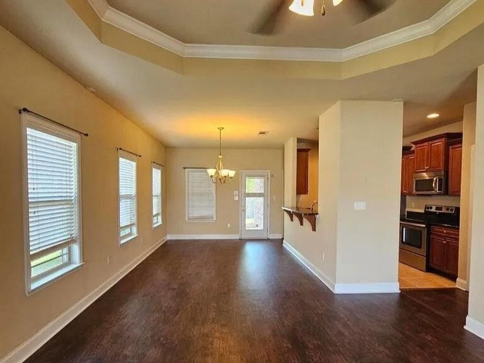 2nd image of 17305 Palm Ridge Dr