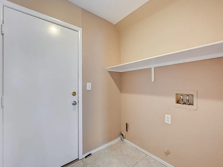 8621 Grand Pine Ave — Photo 26