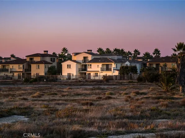 8438 Hibiscus Cir, Huntington Beach, CA 92646