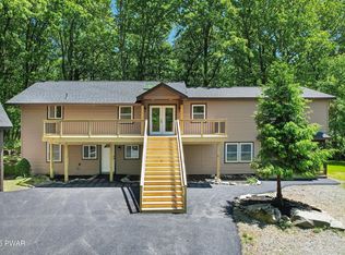 109 Widgeon Ln, Lords Valley, PA 18428