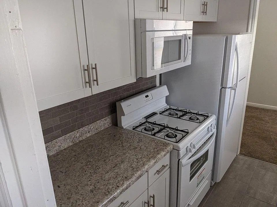3 bed, 1356 sqft, $1,595 — Photo 3