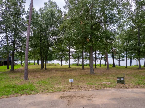 5 Eagles Nest Cir, Mount Vernon, TX 75457