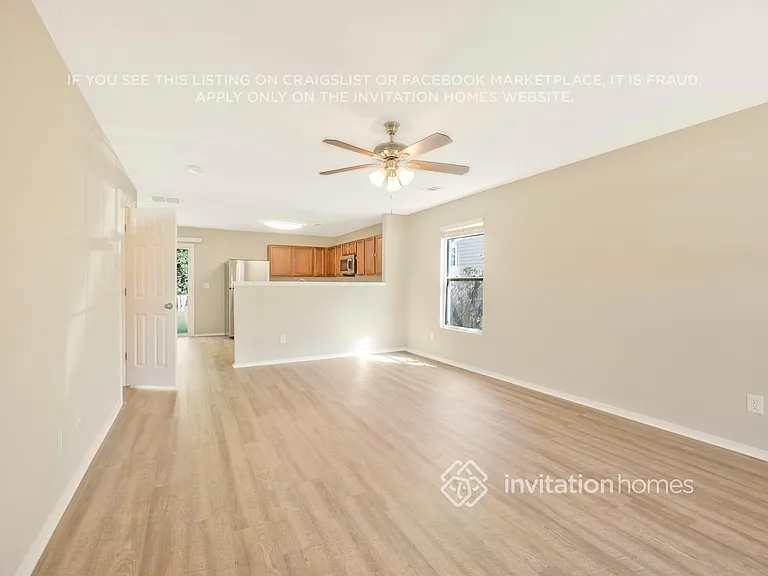 2888 Creekbend Dr — Photo 6