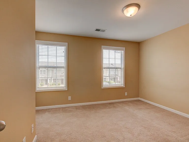 310 Sam Houston Cir — Photo 8