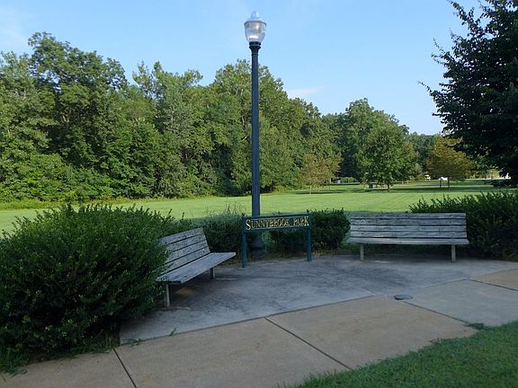 4th image of 429 Chesterfield Dr