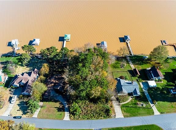 4th image of 9696 Riviera Dr