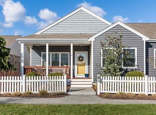 18 Symington Dr #18, Plymouth, MA 02360