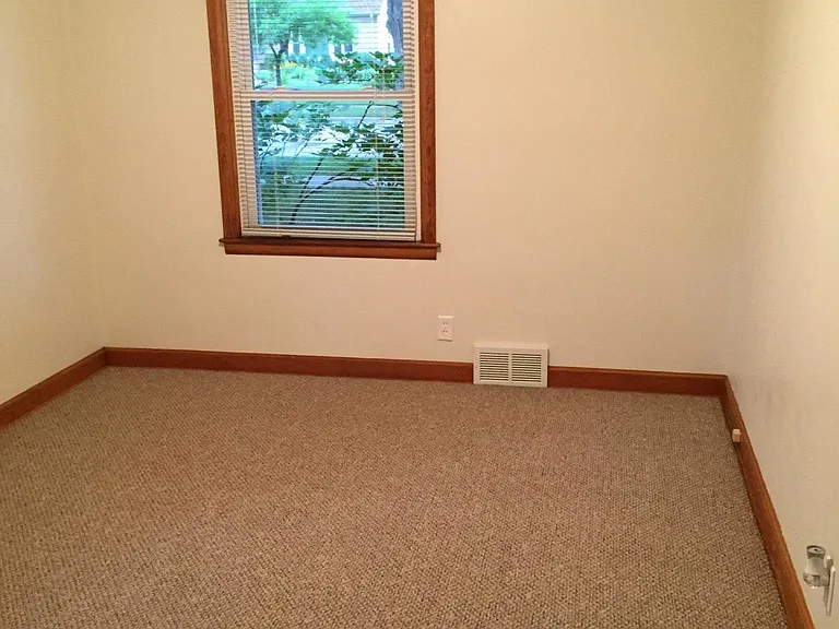 1008 Sunset Dr — Photo 6