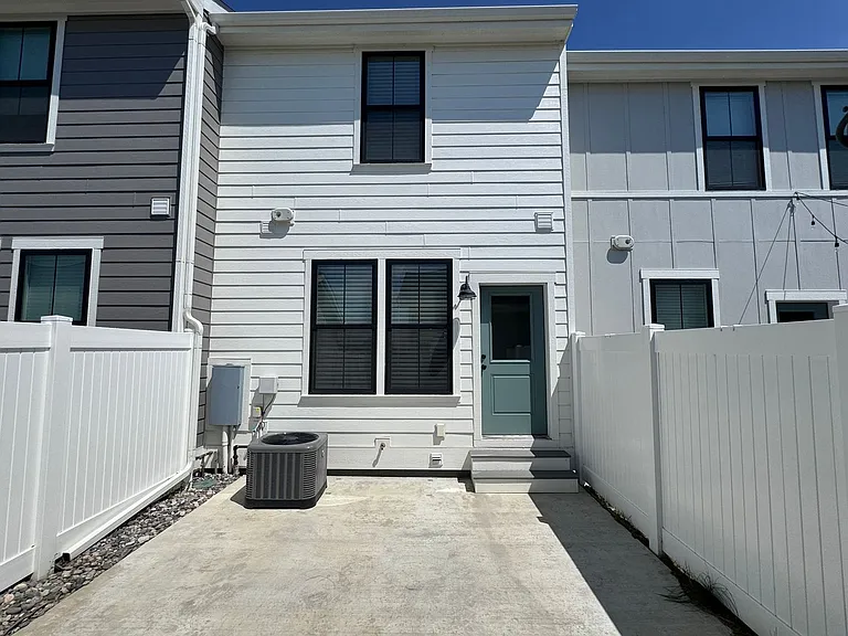 1678 Saint George Blvd — Photo 19
