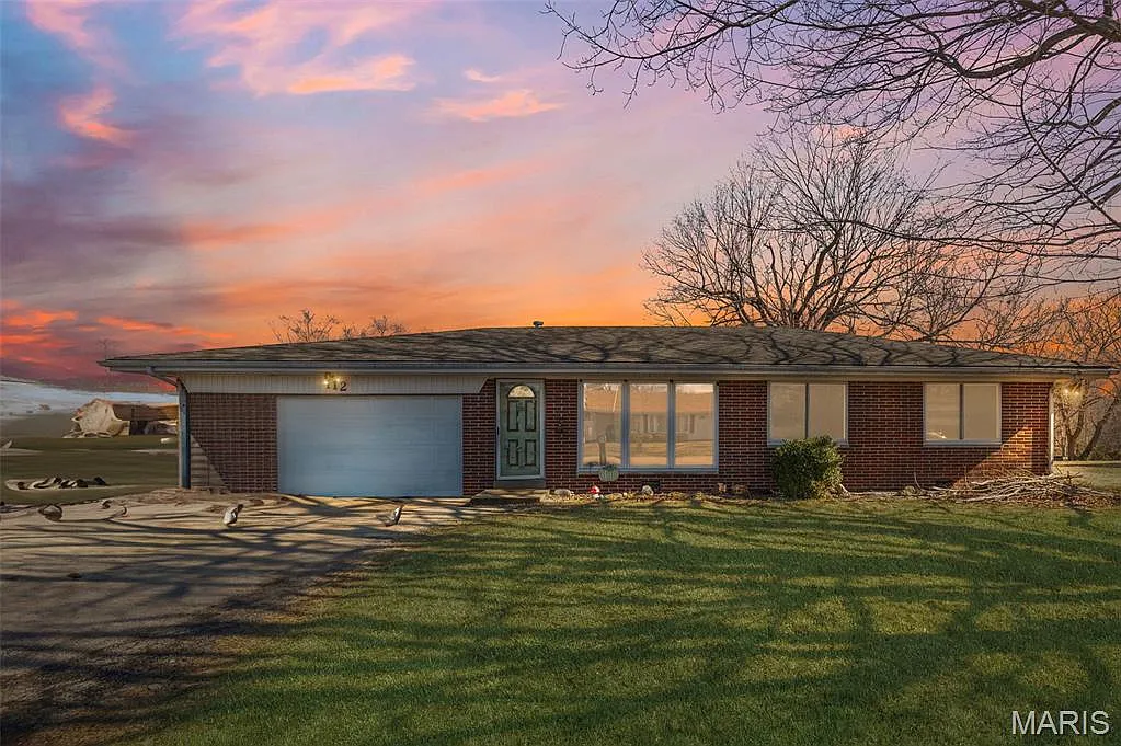 112 Freedom Dr photo 1
