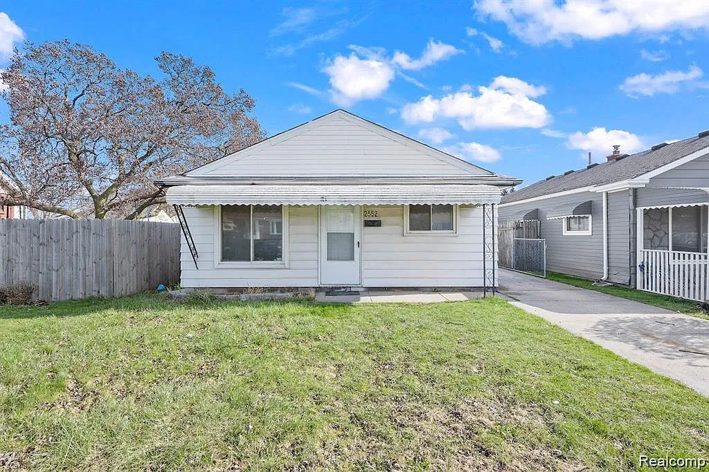 3 bed, 950 sqft, $1,550 — Photo 4