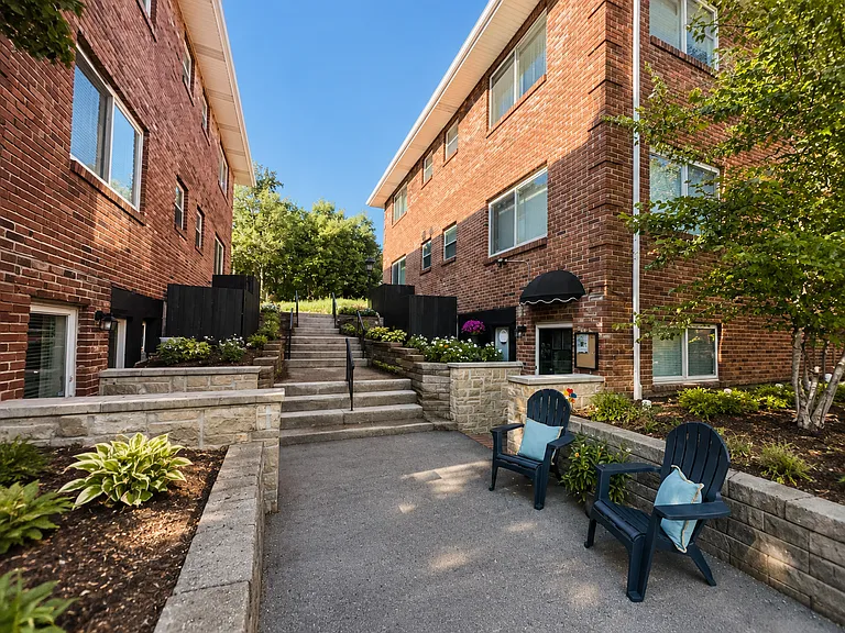 Oakwood Apartments — Photo 8