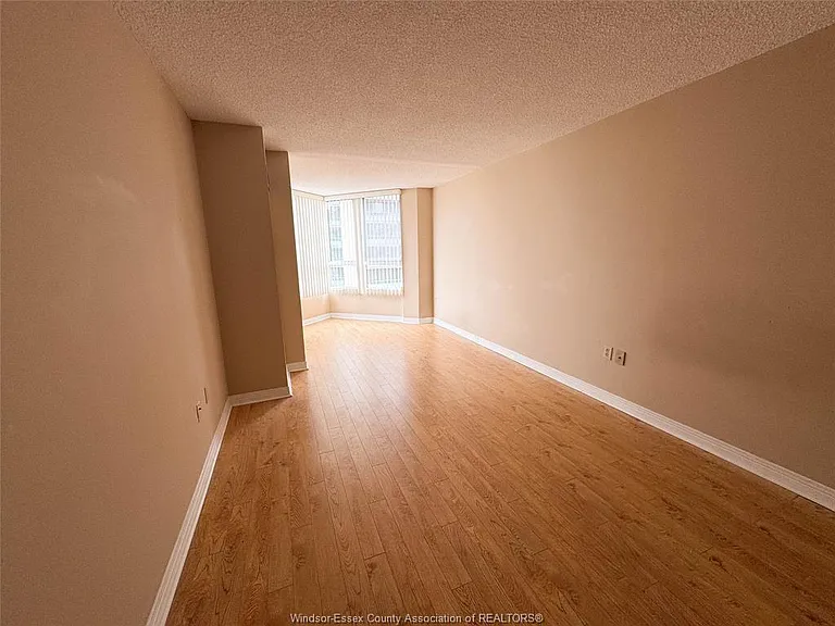 75 Riverside Dr E #406 — Photo 5