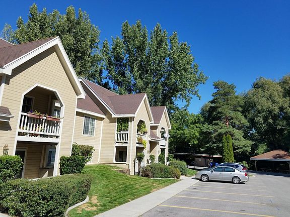 3rd image of 1234 E Waterside Cv APT 11