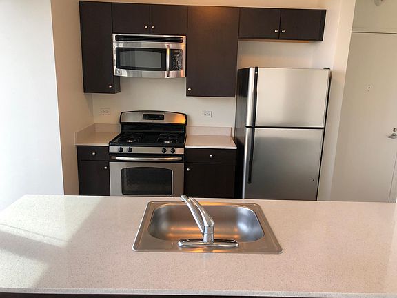 4th image of 349 E Wacker Dr #4301