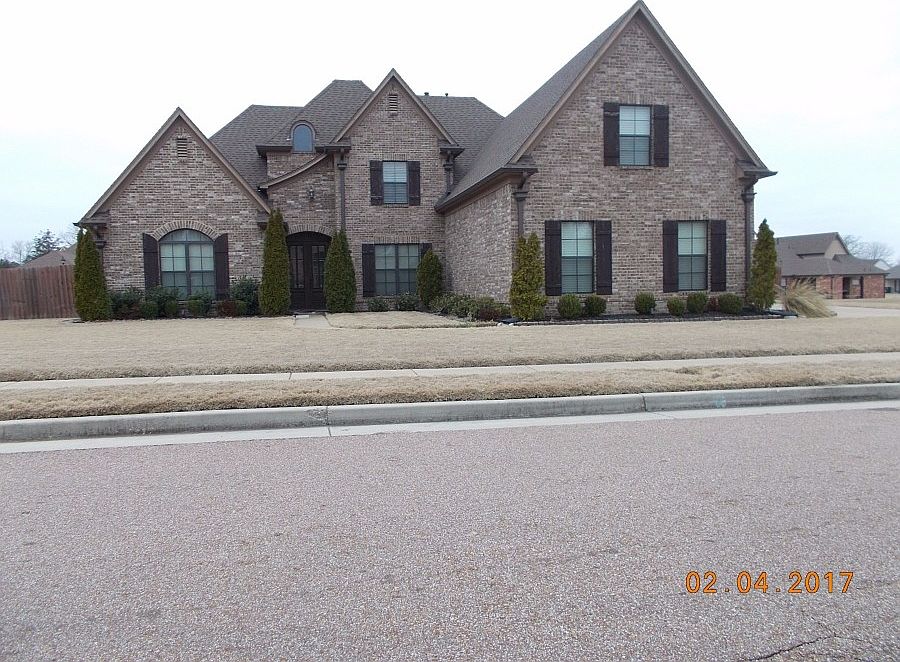 1st image of 4999 Laurel Greens Dr
