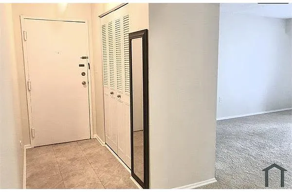 Building Photo - 9 Suntop Ct #202