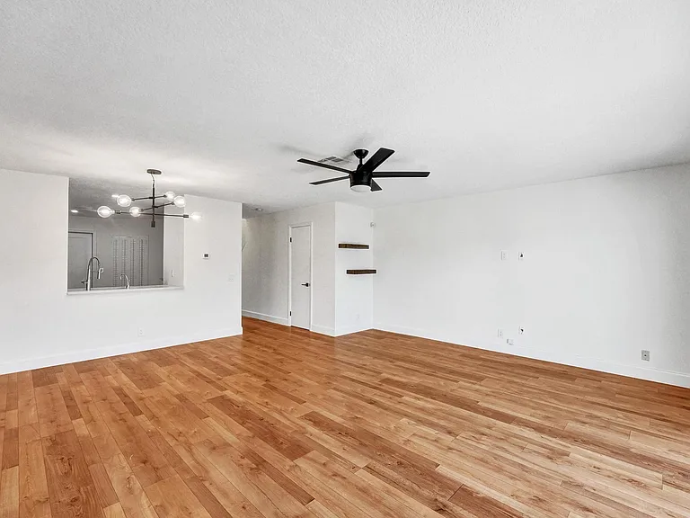 3407 Deer Creek Palladian Cir — Photo 16