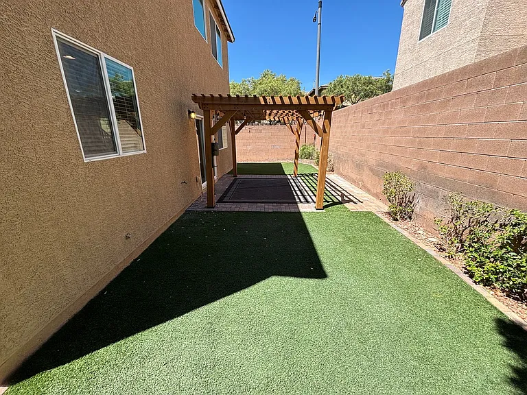 10612 Forum Peak Ln — Photo 46