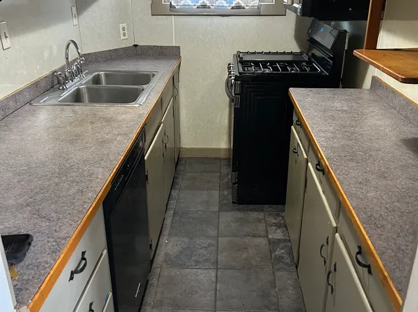 46 Hambly St #1, Fall River, MA 02721