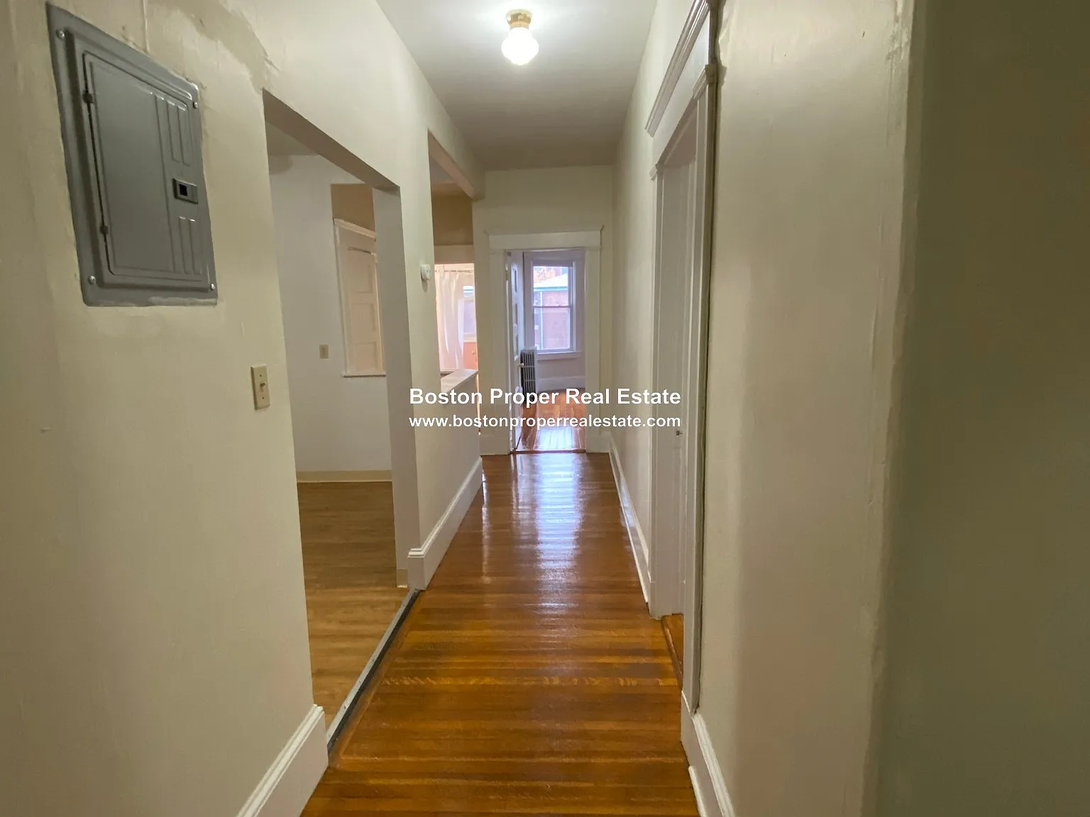 3 bed, 700 sqft, $3,175 — Photo 2