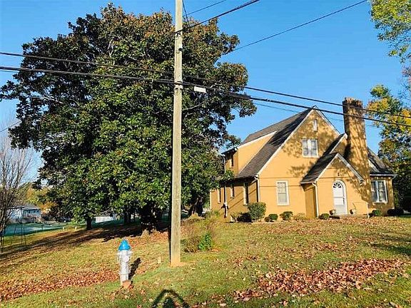 4th image of 814 Asheville Hwy