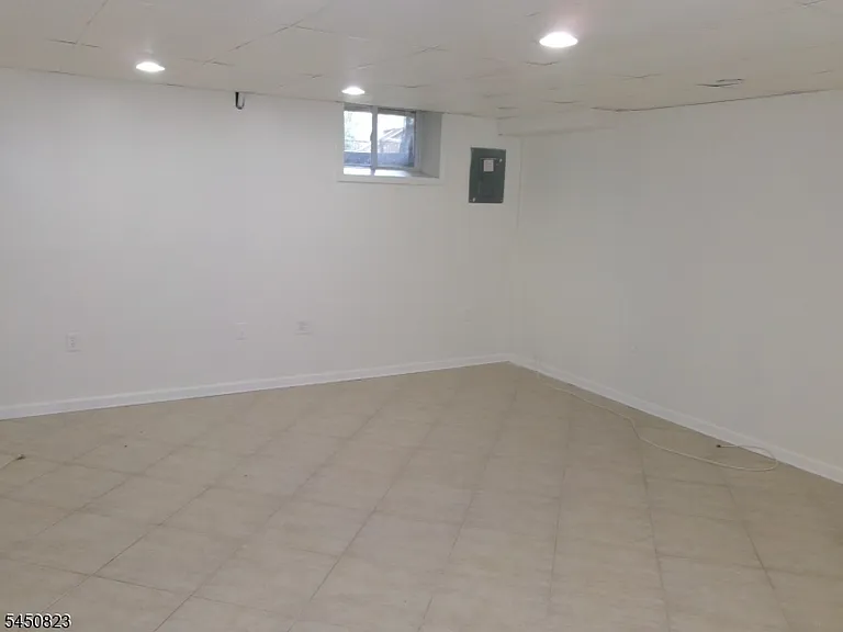 31 Victoria Dr — Photo 21