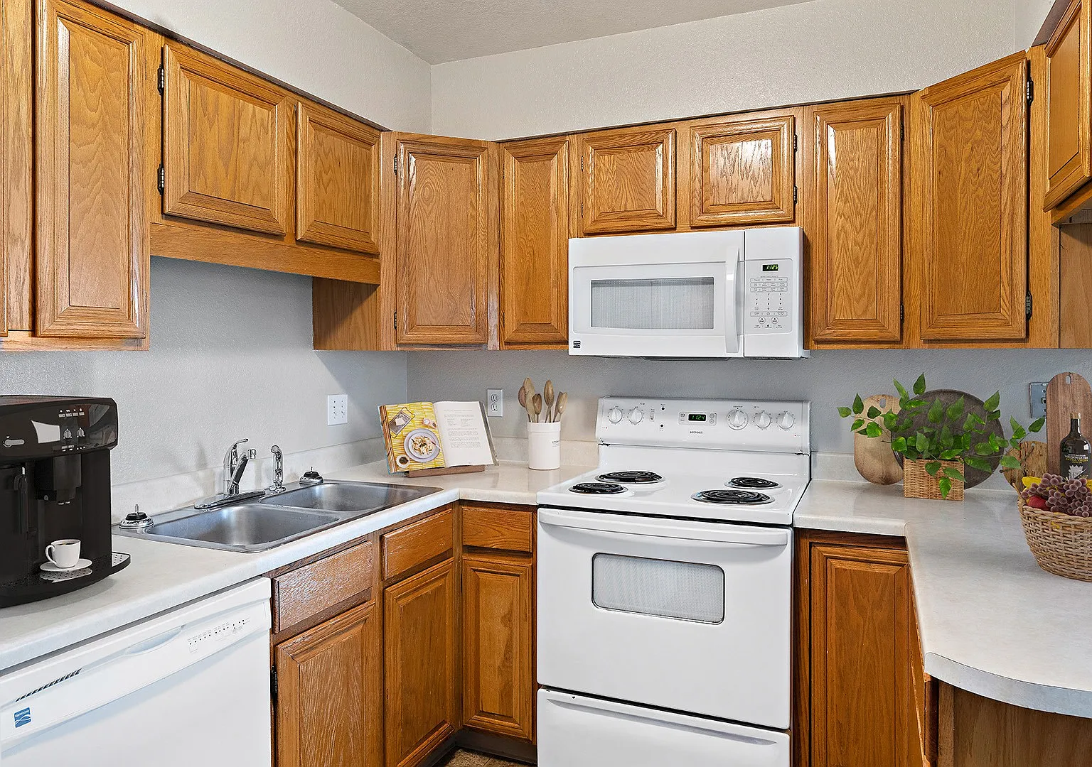 Castlerock Apartment Homes — Photo 2