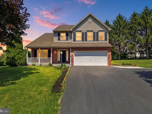 2 Forgedale Dr, Carlisle, PA 17015
