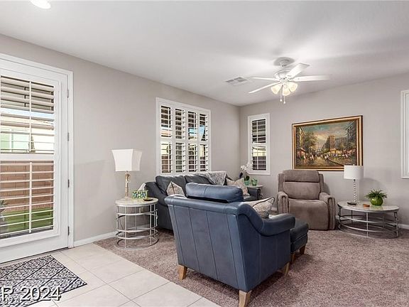 4th image of 9454 Isla Lee Ave