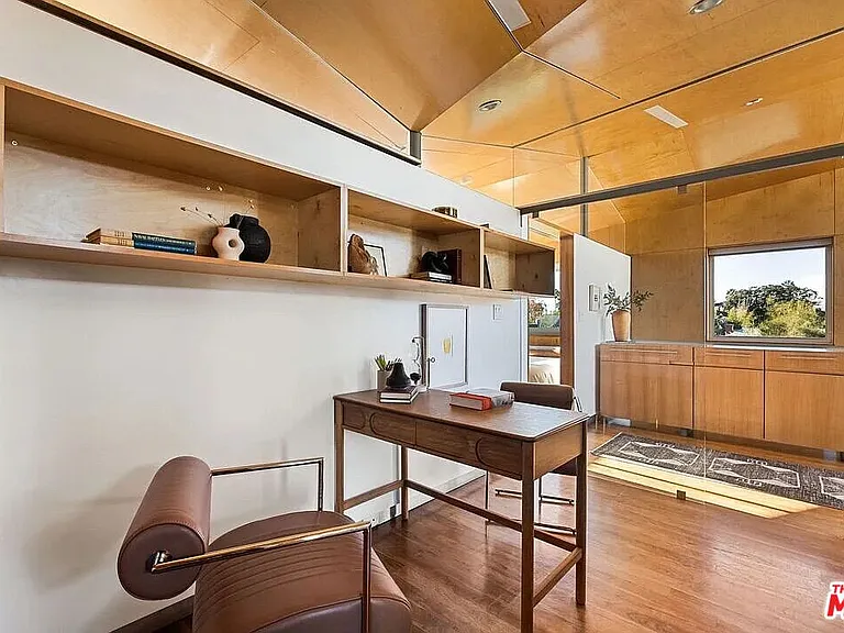724 Superba Ave — Photo 22