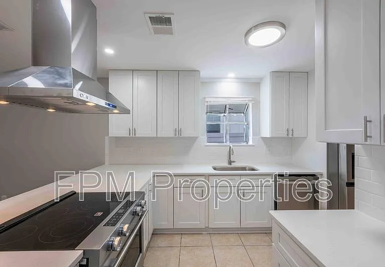 176 E Coast Dr — Photo 24