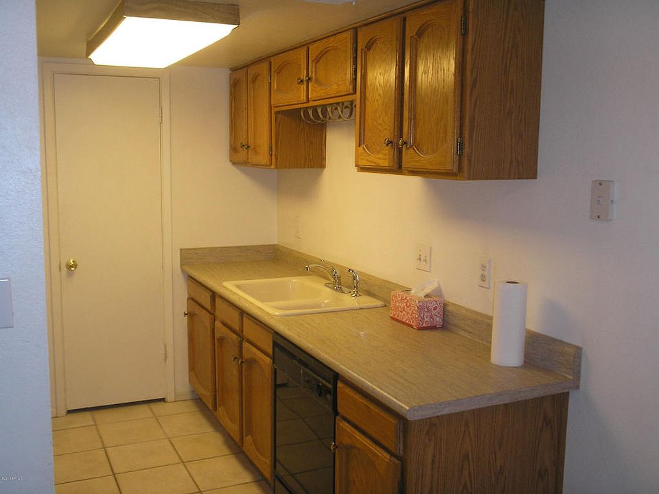 1st image of 8032 N 32nd Ln