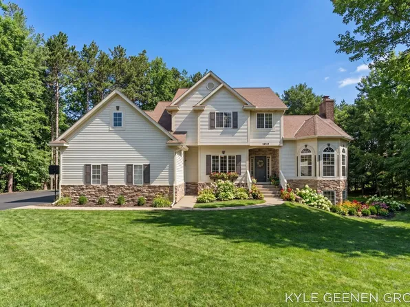 14717 Foxboro Ct, Holland, MI 49424