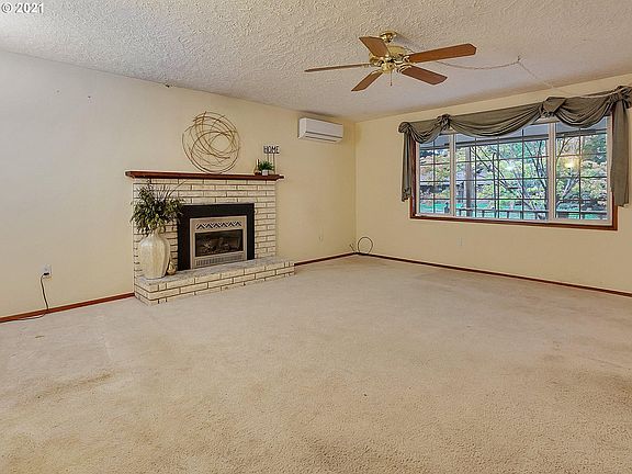 5th image of 12309 NE 33rd St
