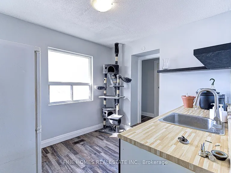 1762 Keele St #5 — Photo 4