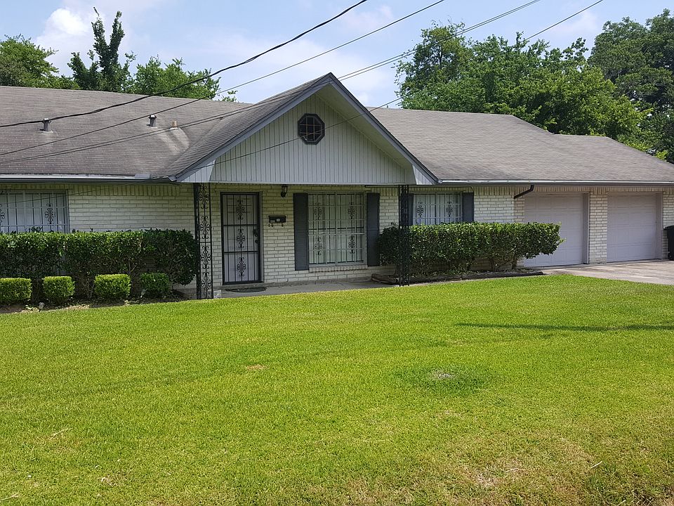 4bedroom, 2bath, 2car garage