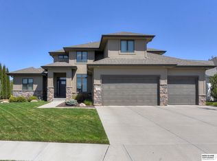 21910 Martha St, Elkhorn, NE 68022