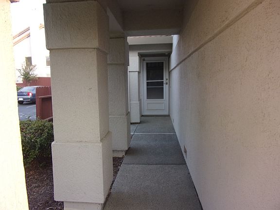 2nd image of 853 Vassar Dr