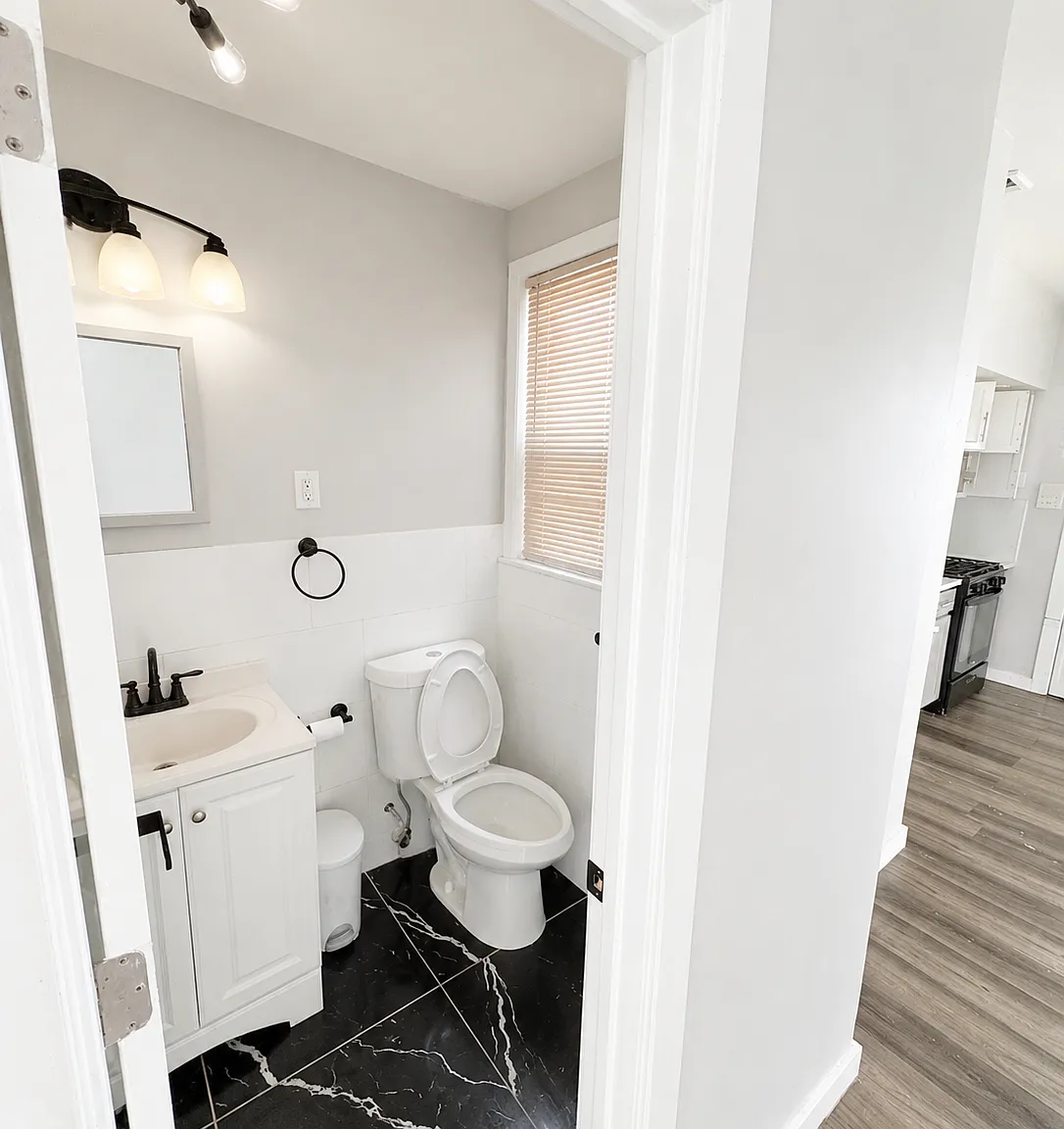 379 Avenue C — Photo 3