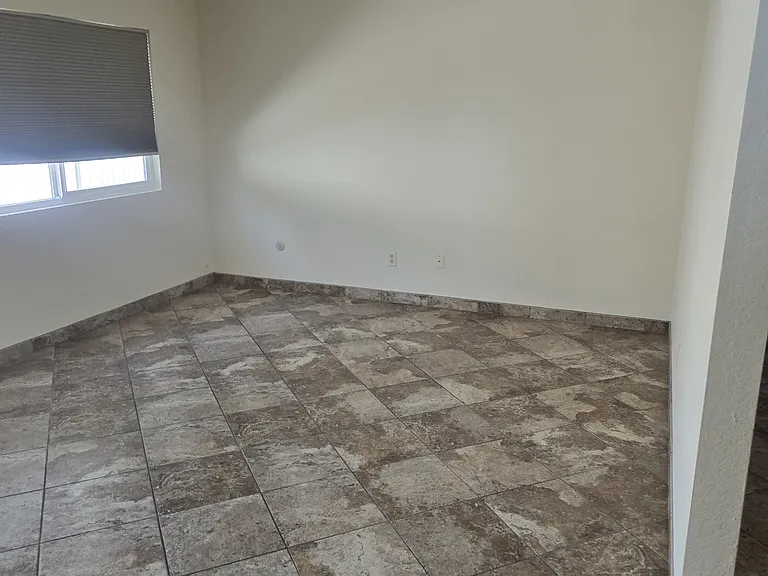 2150 Catalpa Ct — Photo 5
