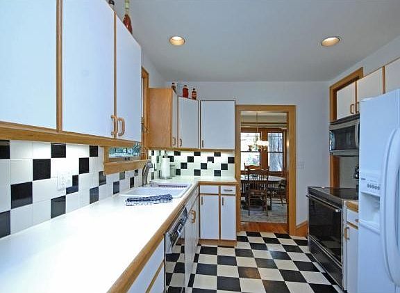 2nd image of 3512 38th Ave S