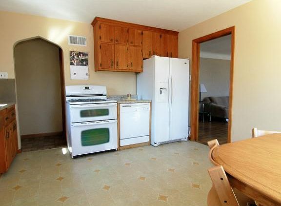 4th image of 852 4th Ave S