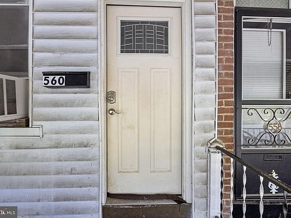 4th image of 560 Coates St