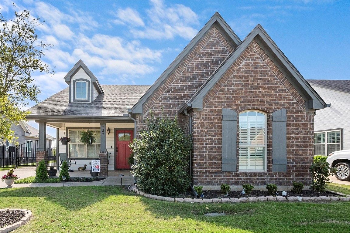 229 Tinker Trl, Burleson, TX 76028 Zillow